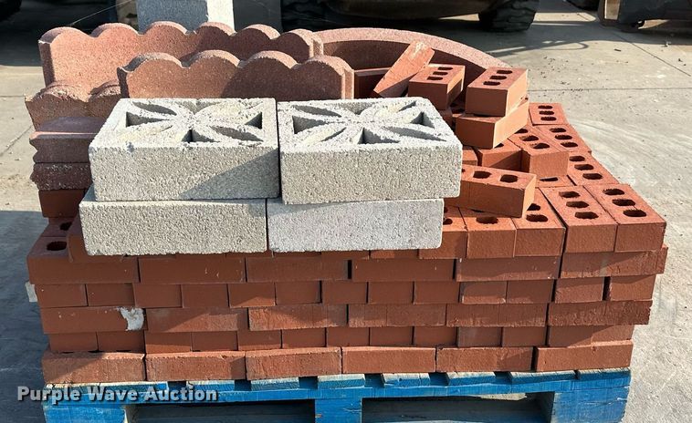 image for item NF9118 Approximately 300 bricks