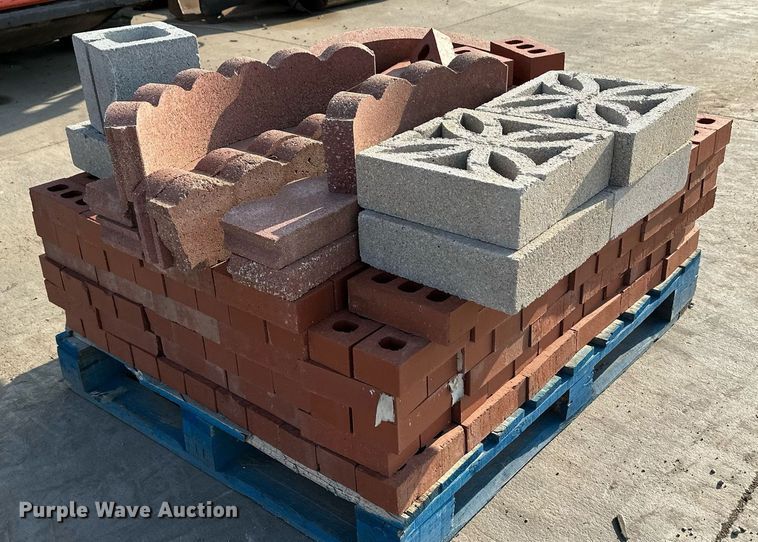 image for item NF9118 Approximately 300 bricks