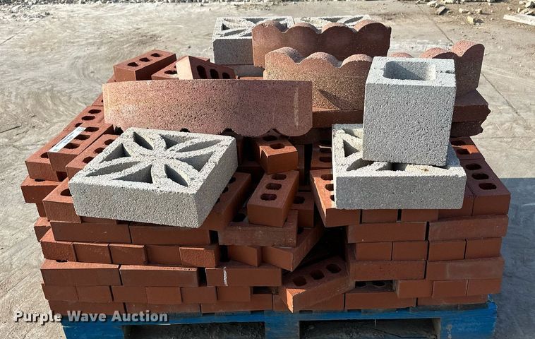 image for item NF9118 Approximately 300 bricks