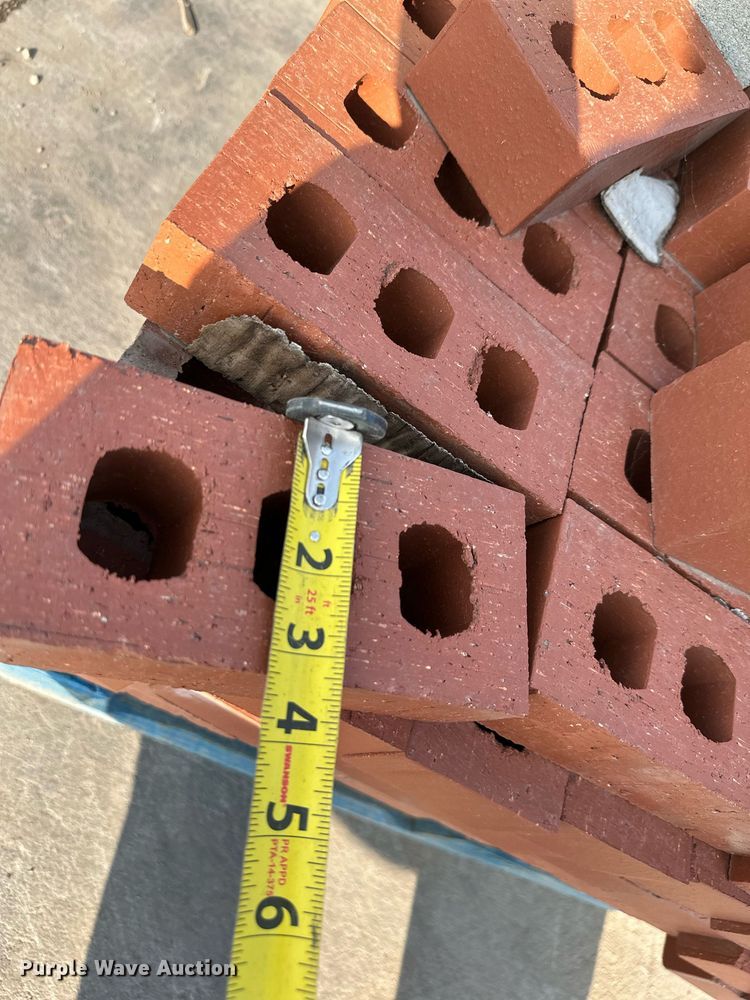 image for item NF9118 Approximately 300 bricks