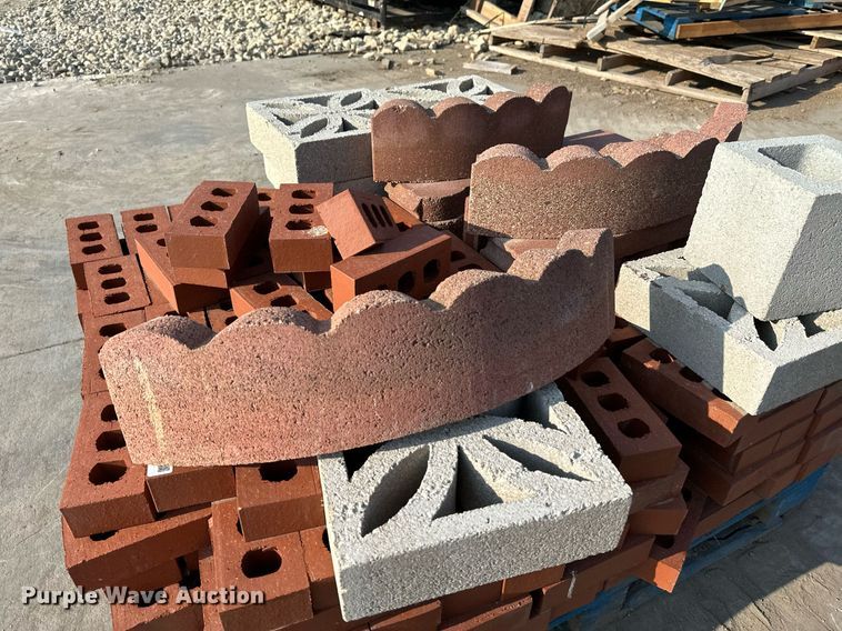 image for item NF9118 Approximately 300 bricks