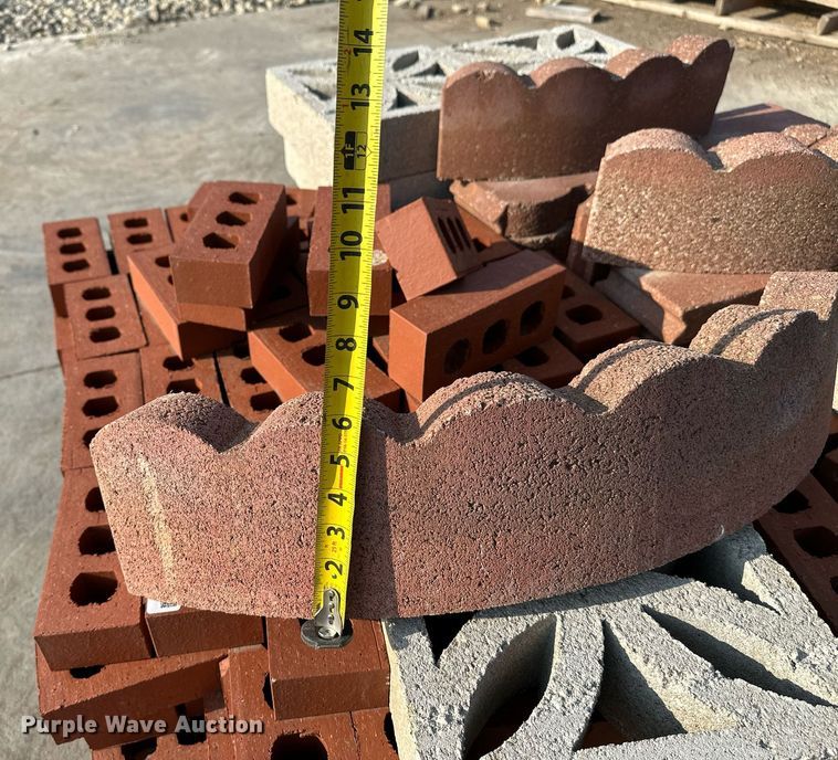 image for item NF9118 Approximately 300 bricks