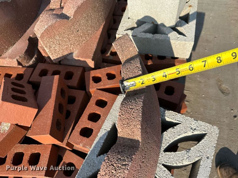 image for item NF9118 Approximately 300 bricks