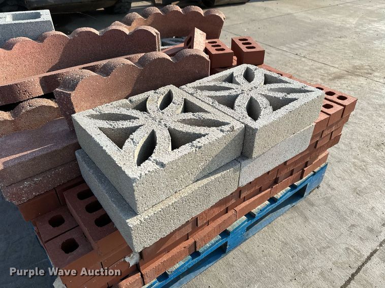 image for item NF9118 Approximately 300 bricks