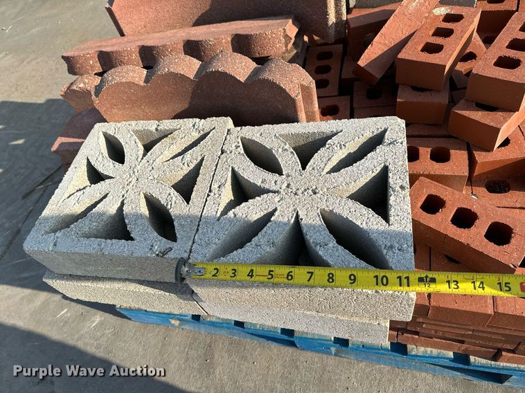 image for item NF9118 Approximately 300 bricks