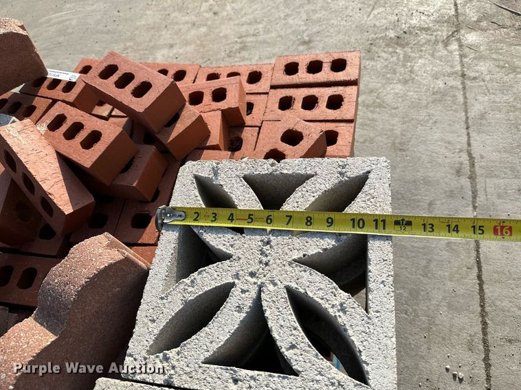 image for item NF9118 Approximately 300 bricks