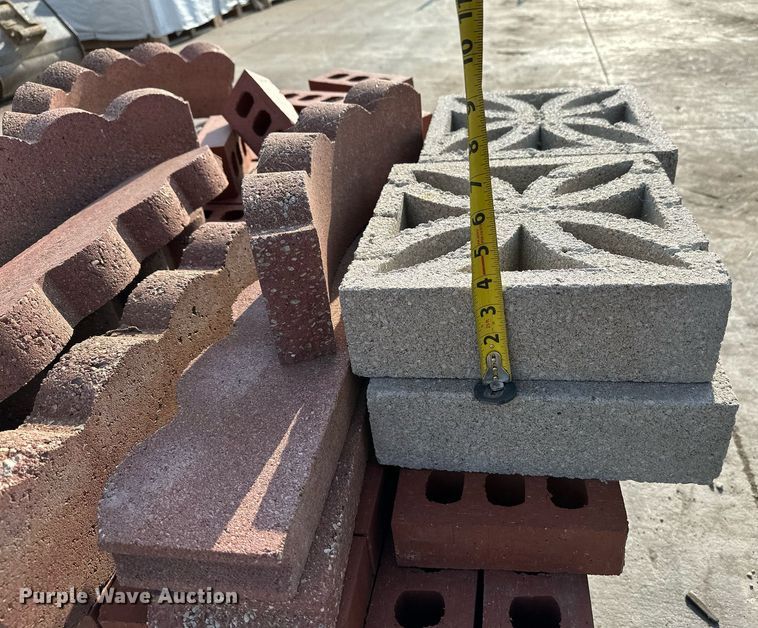 image for item NF9118 Approximately 300 bricks