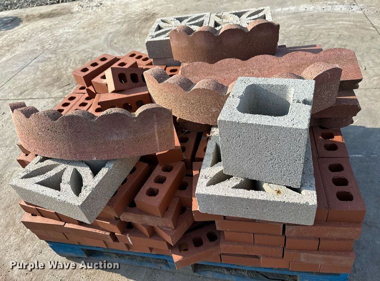 image for item NF9118 Approximately 300 bricks