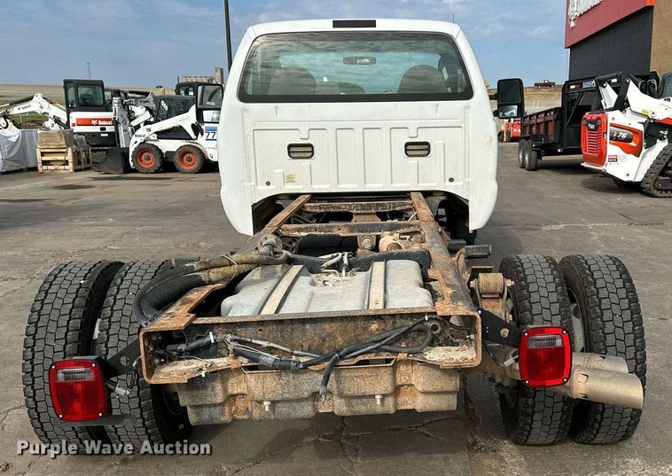 image for item NF9120 2008 Ford F550 Super Duty XL  truck cab and chassis