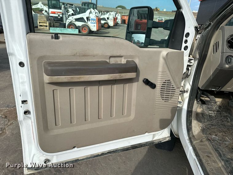 image for item NF9120 2008 Ford F550 Super Duty XL  truck cab and chassis