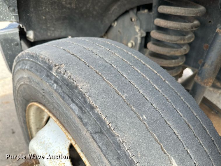 image for item NF9120 2008 Ford F550 Super Duty XL  truck cab and chassis