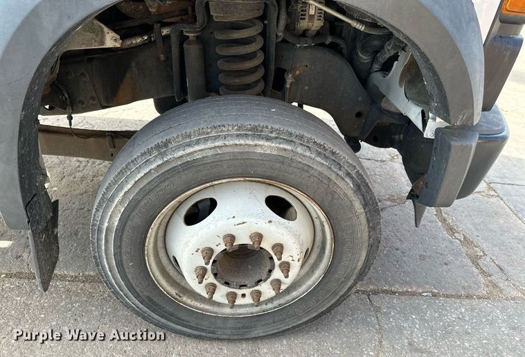 image for item NF9120 2008 Ford F550 Super Duty XL  truck cab and chassis