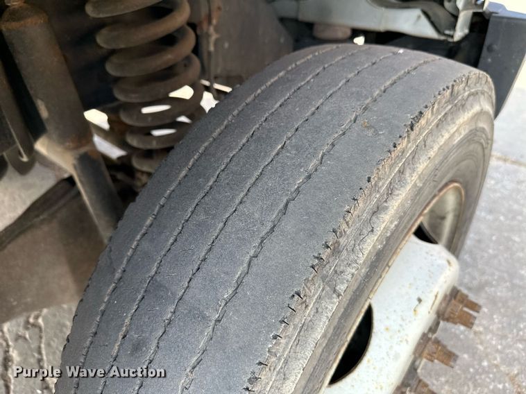 image for item NF9120 2008 Ford F550 Super Duty XL  truck cab and chassis