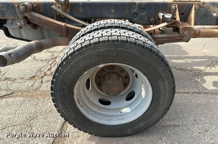 image for item NF9120 2008 Ford F550 Super Duty XL  truck cab and chassis