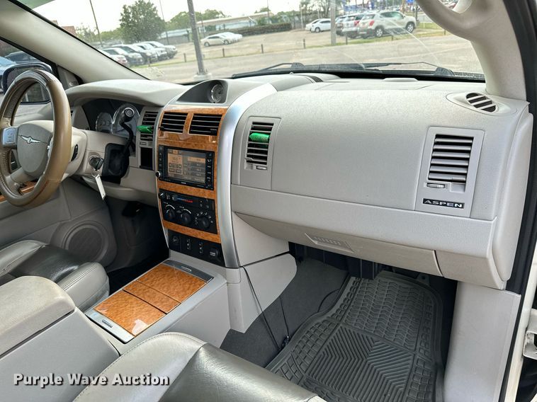 image for item NF9126 2008 Chrysler Aspen  SUV