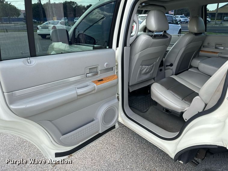 image for item NF9126 2008 Chrysler Aspen  SUV