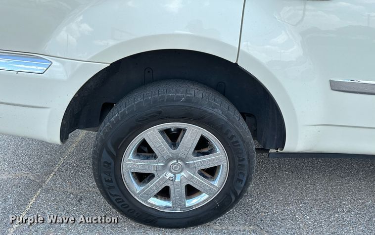 image for item NF9126 2008 Chrysler Aspen  SUV