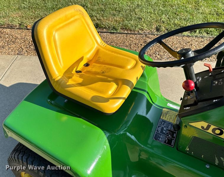 image for item NF9147 John Deere 318  lawn mower
