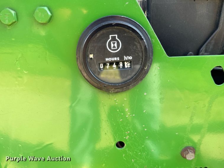 image for item NF9147 John Deere 318  lawn mower