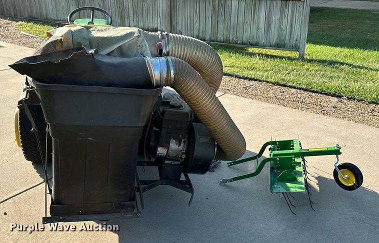 image for item NF9148 John Deere 318  lawn mower