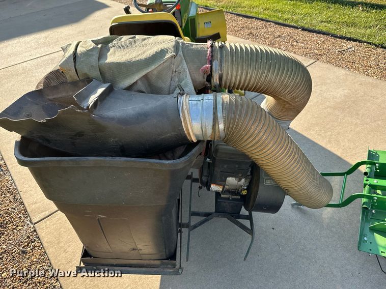 image for item NF9148 John Deere 318  lawn mower