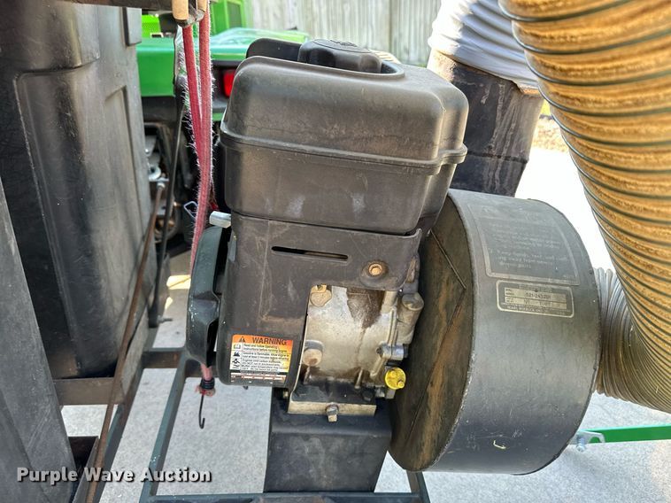 image for item NF9148 John Deere 318  lawn mower