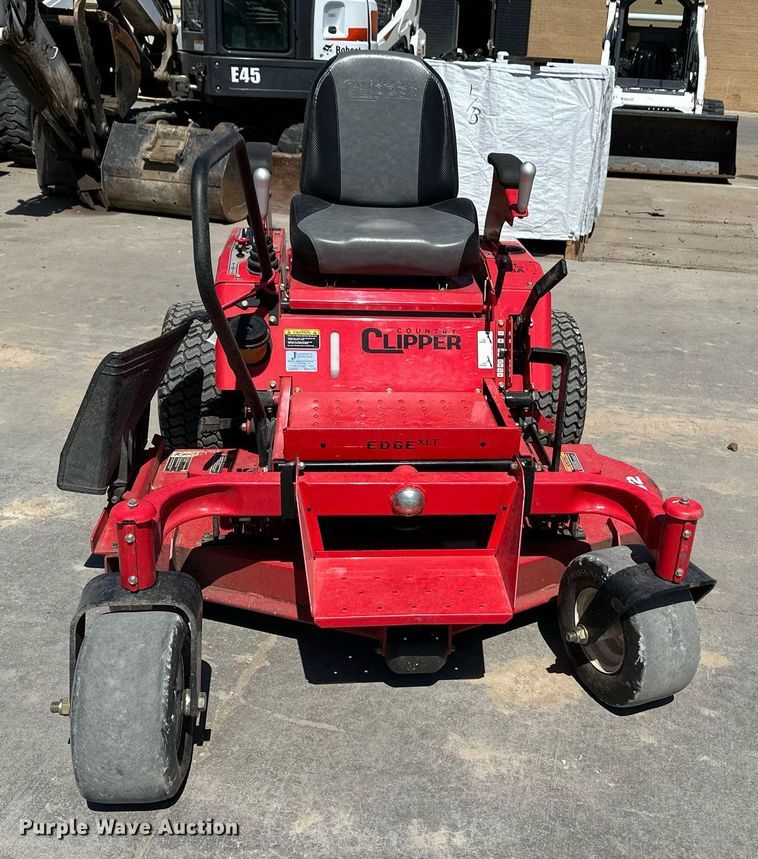 image for item NF9162 2015 Shivvers Country Clipper Edge XLT  ZTR lawn mower