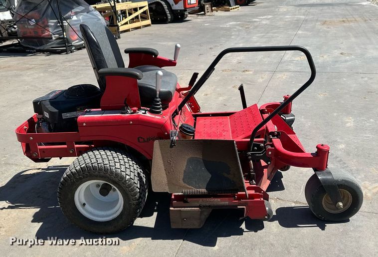 image for item NF9162 2015 Shivvers Country Clipper Edge XLT  ZTR lawn mower