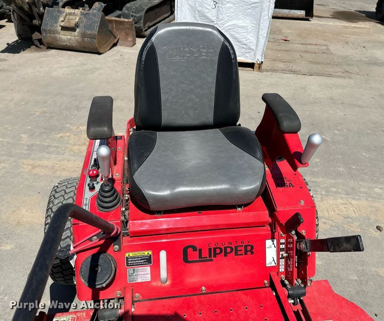 image for item NF9162 2015 Shivvers Country Clipper Edge XLT  ZTR lawn mower