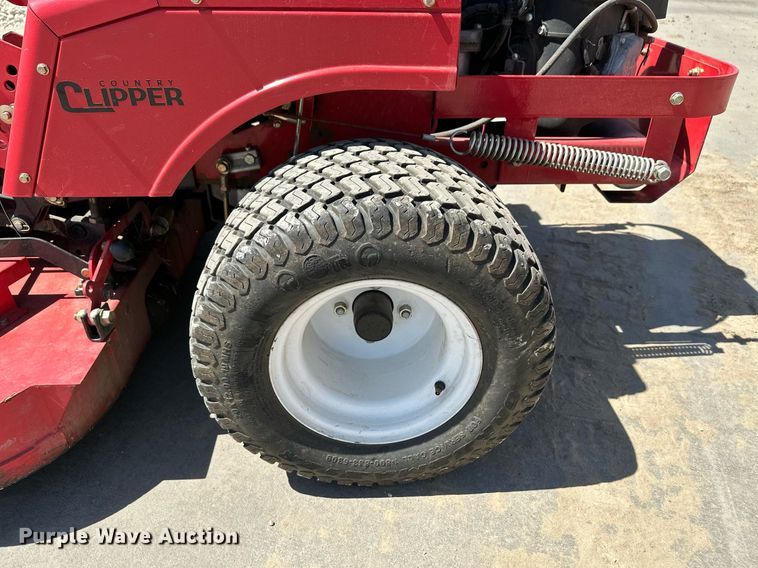 image for item NF9162 2015 Shivvers Country Clipper Edge XLT  ZTR lawn mower