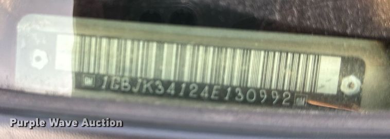 image for item NL9005 2004 Chevrolet Silverado 3500HD  flatbed pickup truck