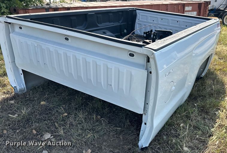 image for item NL9020 2017 Chevrolet  8'L pickup bed