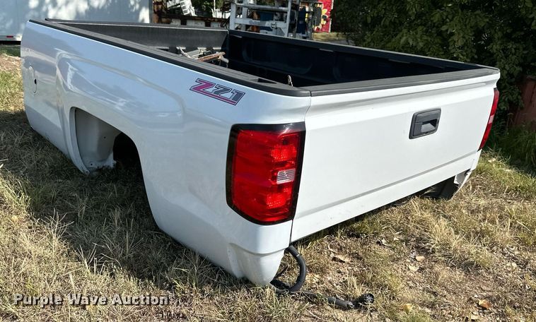 image for item NL9020 2017 Chevrolet  8'L pickup bed