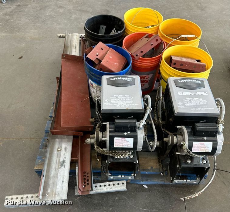 image for item NL9026 Garage doors