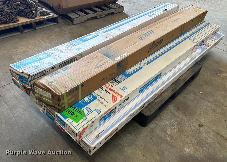 image for item NL9029 Approximately 70 fluorescent light bulbs 