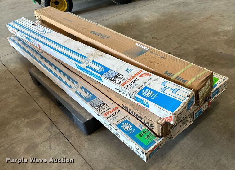 image for item NL9029 Approximately 70 fluorescent light bulbs 