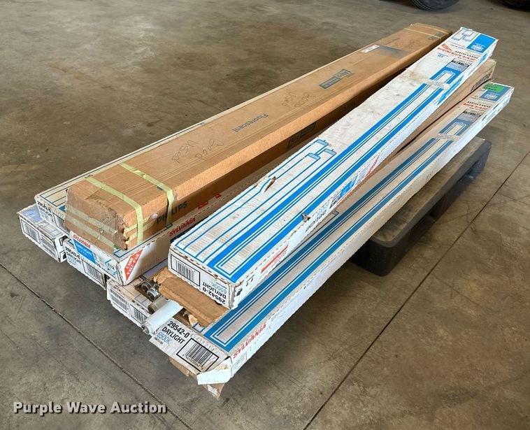 image for item NL9029 Approximately 70 fluorescent light bulbs 