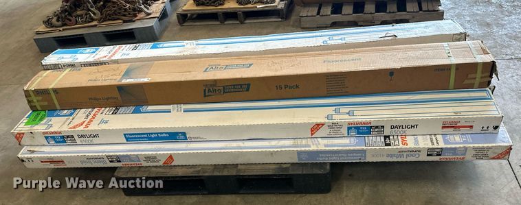 image for item NL9029 Approximately 70 fluorescent light bulbs 