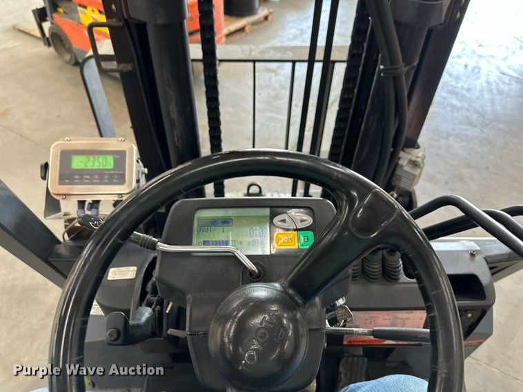 image for item NL9030 Toyota   7FBCU55 forklift