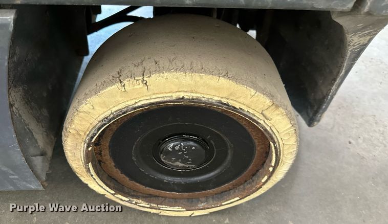 image for item NL9031 Toyota  7FBCHU25 forklift