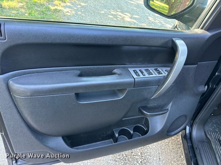 image for item NL9034 2011 GMC   Sierra 1500 SLE Ext. Cab pickup truck