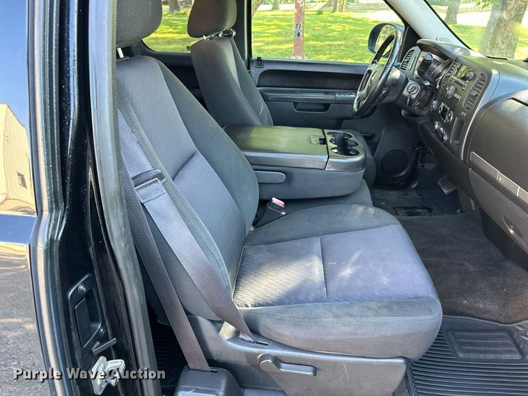 image for item NL9034 2011 GMC   Sierra 1500 SLE Ext. Cab pickup truck