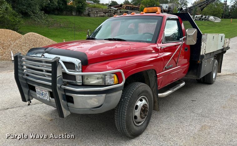 image for item NL9487 2000 Dodge Ram 3500  flatbed pickup truck