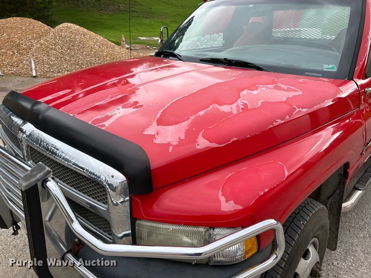 image for item NL9487 2000 Dodge Ram 3500  flatbed pickup truck