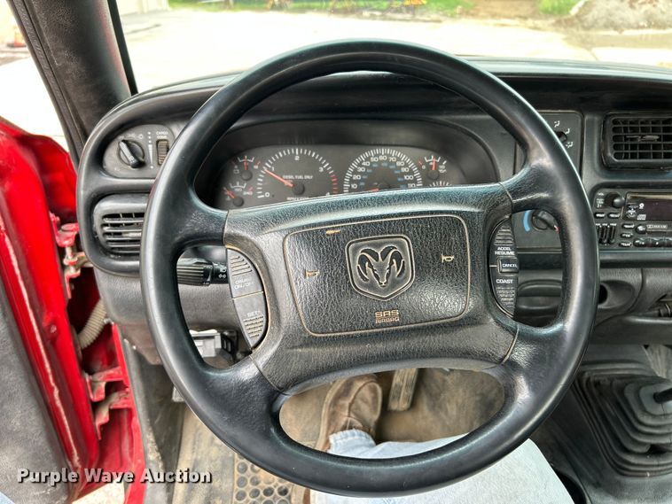 image for item NL9487 2000 Dodge Ram 3500  flatbed pickup truck