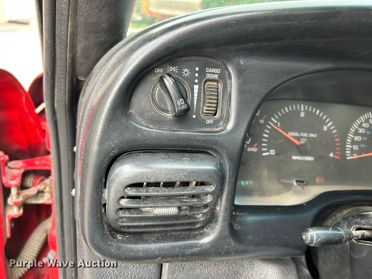 image for item NL9487 2000 Dodge Ram 3500  flatbed pickup truck