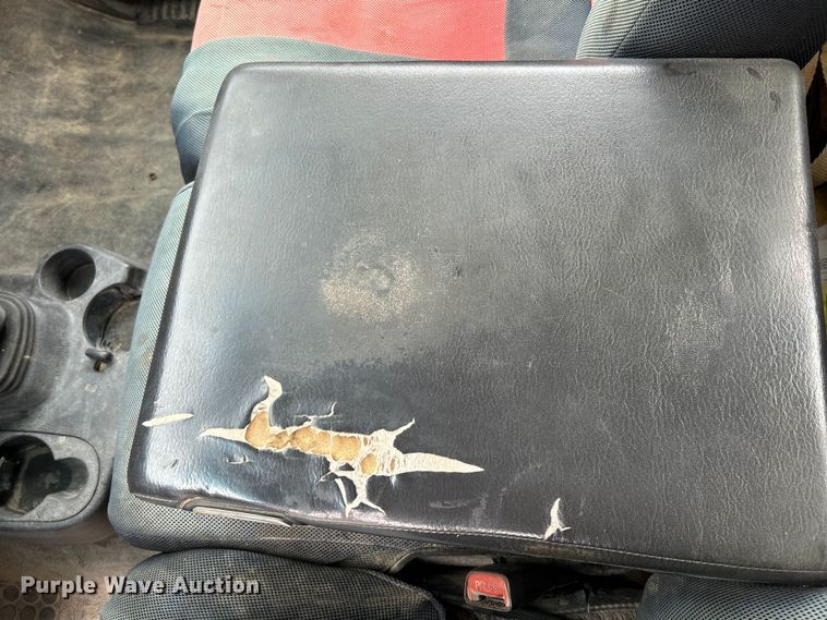 image for item NL9487 2000 Dodge Ram 3500  flatbed pickup truck