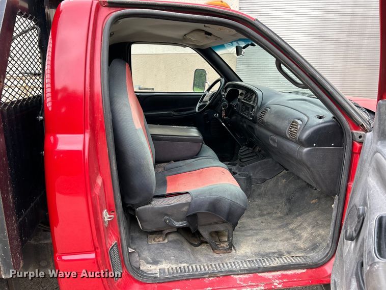 image for item NL9487 2000 Dodge Ram 3500  flatbed pickup truck