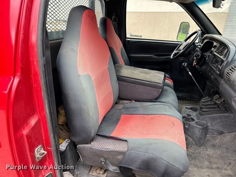 image for item NL9487 2000 Dodge Ram 3500  flatbed pickup truck