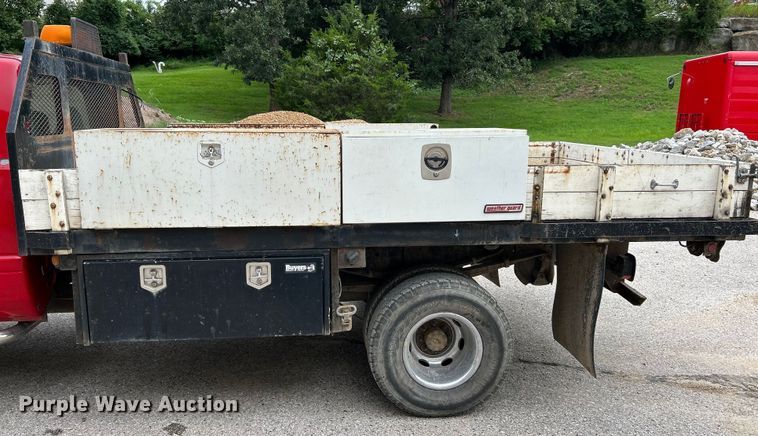 image for item NL9487 2000 Dodge Ram 3500  flatbed pickup truck